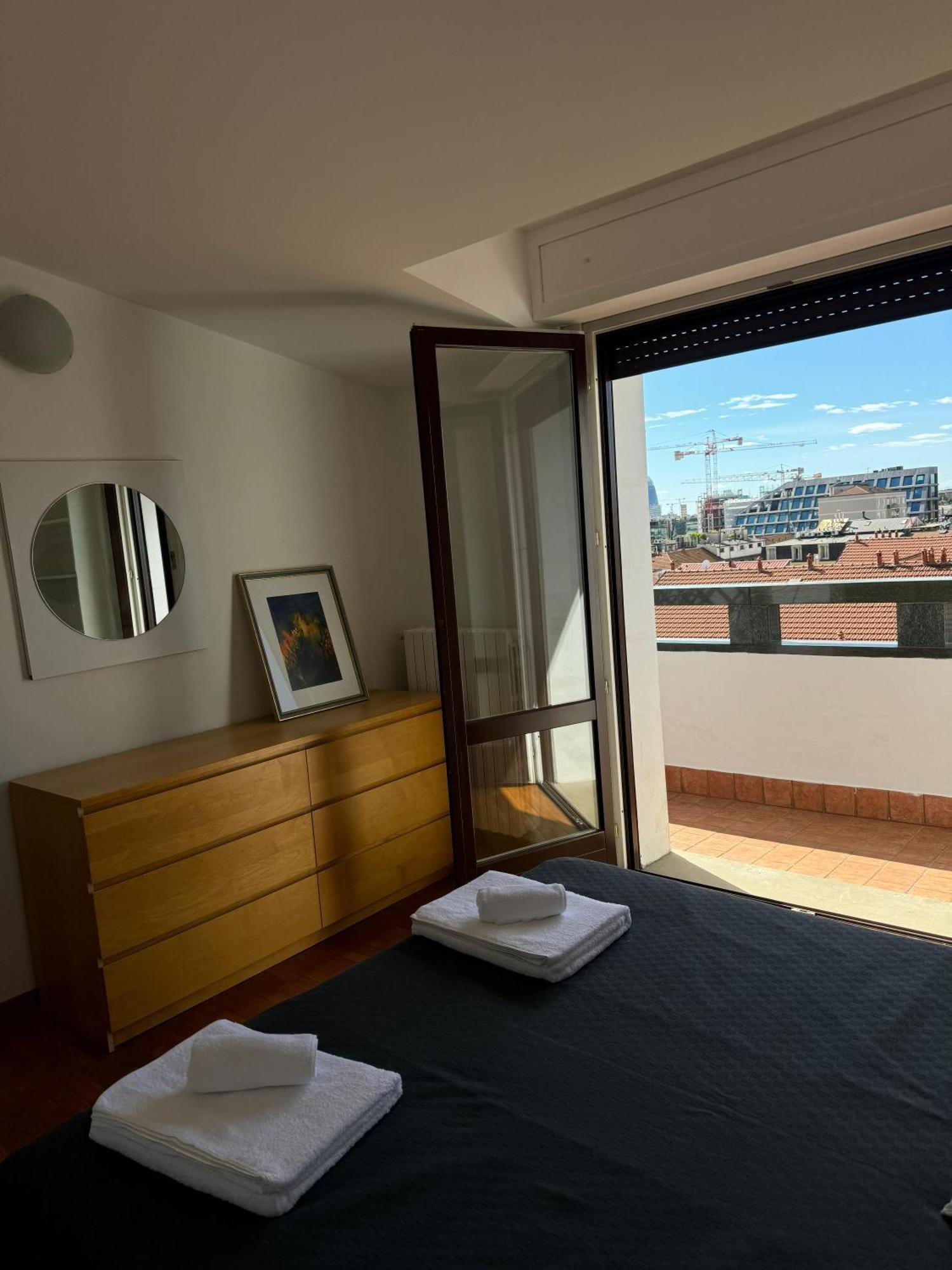 Appartamento Isola- Attico Con Balcone Milán Exteriér fotografie