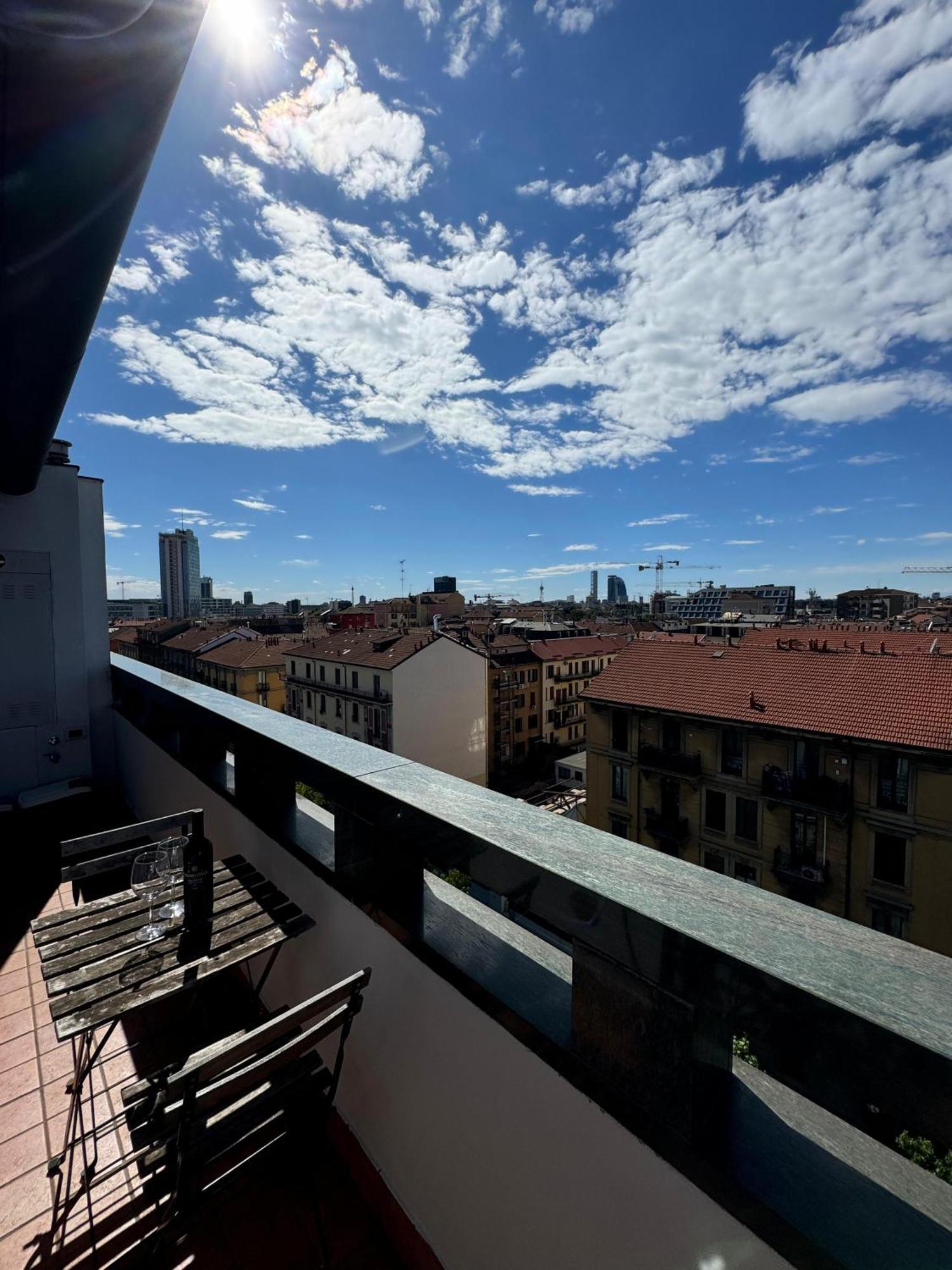 Appartamento Isola- Attico Con Balcone Milán Exteriér fotografie