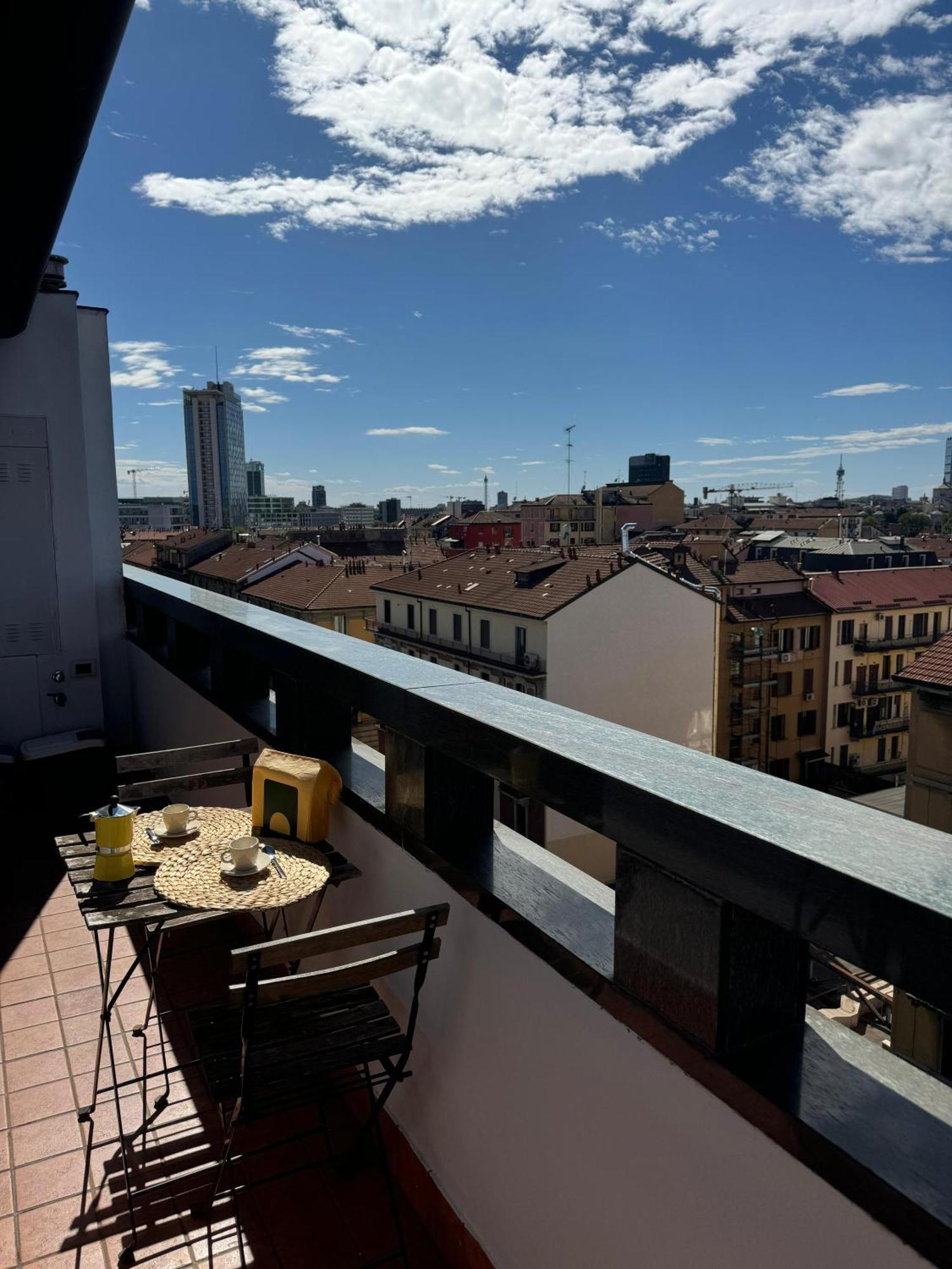 Appartamento Isola- Attico Con Balcone Milán Exteriér fotografie